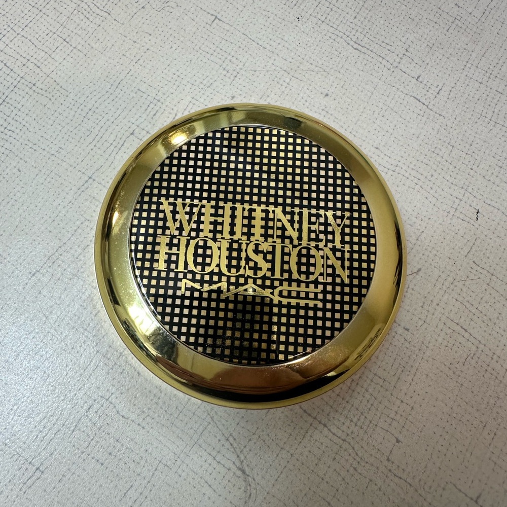 🐝 MAC WHITNEY HOUSTON “JUST WHITNEY “ SKIN FINISH - Picture 2 of 6